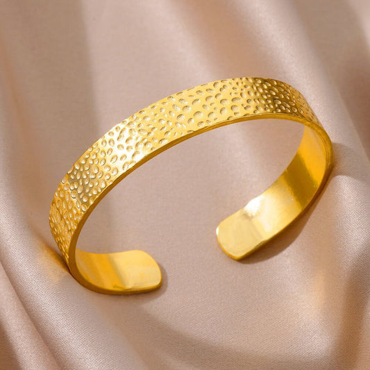 Ravina Bangle