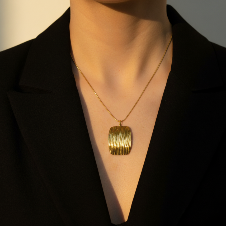Velora Necklace